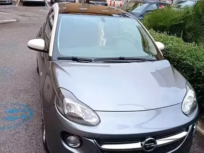Usata Opel Adam 101 CV (74 kW) 2017 Grigio Utilitaria