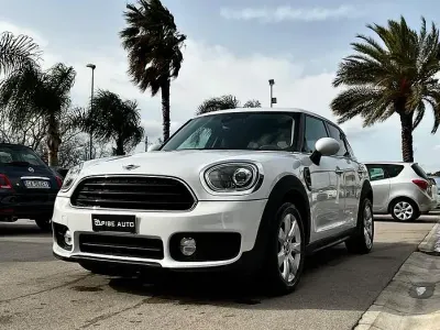 Usata Mini One D Countryman Business 116 CV (85 kW) 2018 Bianco SUV