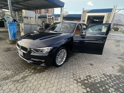 Usata BMW 328 Luxury Line 245 CV (180 kW) 2012 Blu/azzurro Berlina