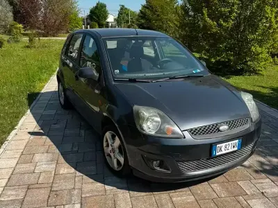 Usata Ford Fiesta 68 CV (50 kW) 2007 Utilitaria