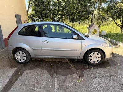 Usata Ford Fiesta Titanium 80 CV (58 kW) 2007 Utilitaria