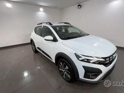 Bianco Nuova 2025 Dacia Sandero Expression Utilitaria | 16.990 € (Buon prezzo)