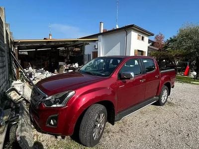 Usata Isuzu D-Max 190 CV (139 kW) 2020 Rosso Pick-up