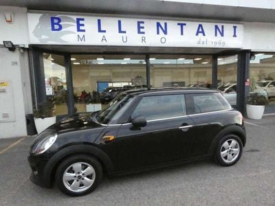 Usata Mini ONE 275 CV (202 kW) 2017 Nero Utilitaria