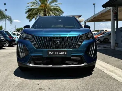 Usata Peugeot 2008 Style 101 CV (74 kW) 2025 Verde SUV