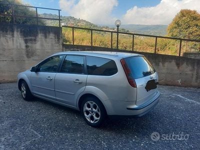 Usata Ford Focus 90 CV (66 kW) 2007 Grigio Station wagon
