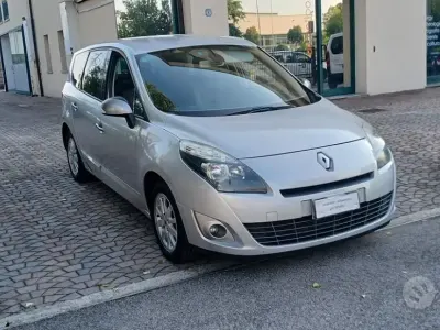Usata Renault Scénic III 110 CV (80 kW) 2011 Grigio Monovolume