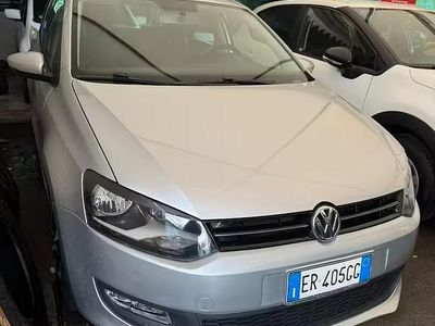 Käytetty VW Polo Comfortline 75 HP (55 kW) 2013 Harmaa Viistoperä