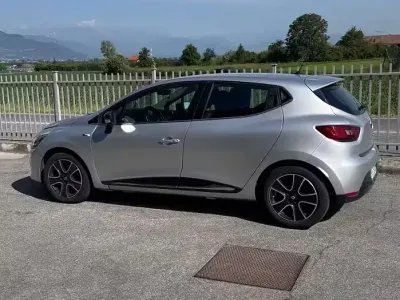Usata Renault Clio IV 90 CV (66 kW) 2016 Grigio Berlina