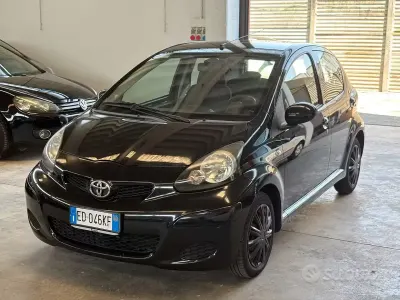 Usata Toyota Aygo Edition 68 CV (50 kW) 2010 Nero Utilitaria