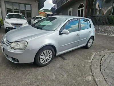 Usata VW Golf IV Sportline 140 CV (102 kW) 2004 Berlina