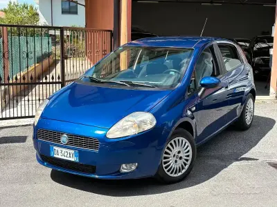 Usata Fiat Grande Punto Active 65 CV (47 kW) 2006 Bluazzurro Utilitaria