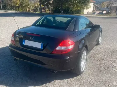 Usata Mercedes SLK350 272 CV (200 kW) 2005 Nero Cabrio