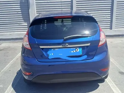 Usata Ford Fiesta Titanium 75 CV (55 kW) 2017 Bluazzurro Utilitaria