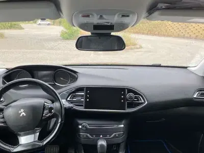 Gebraucht Peugeot 308 Allure 150 PS (110 kW) 2017 Limousine