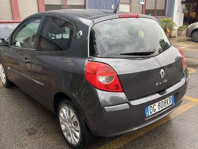 Usata Renault Clio II 75 CV (55 kW) 2007 Berlina