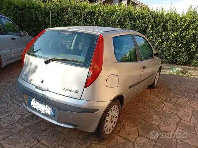 Usata Fiat Punto 80 CV (58 kW) 2000 Grigio Utilitaria