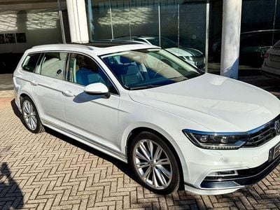 Usata VW Passat R-line Plus 150 CV (110 kW) 2016 Bianco Station wagon