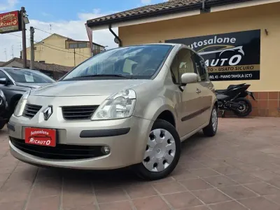 Usata Renault Modus Dynamique 75 CV (55 kW) 2007 Marrone Monovolume