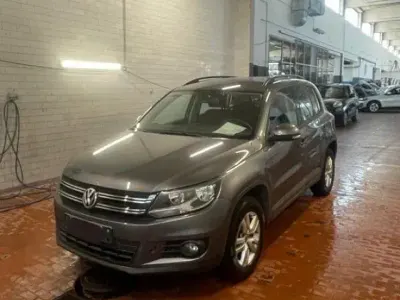 Usata VW Tiguan Trendline 122 CV (89 kW) 2012 Grigio SUV
