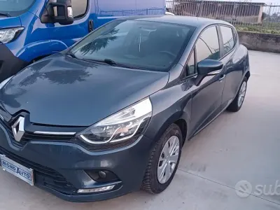 Usata Renault Clio IV Business 90 CV (66 kW) 2019 Blu Berlina