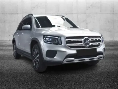 Usata Mercedes GLB200 Business 150 CV (110 kW) 2022 Argento SUV