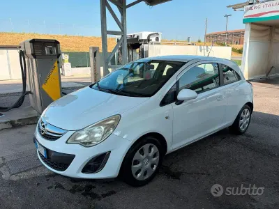 Usata Opel Corsa Club 86 CV (63 kW) 2012 Bianco Utilitaria