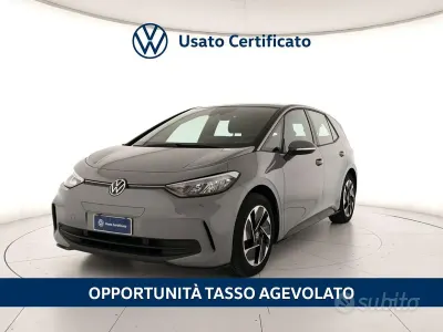 Usata VW ID.3 Pro Performance 150 kW (204 CV) 2024 Moonstone grey nero Utilitaria