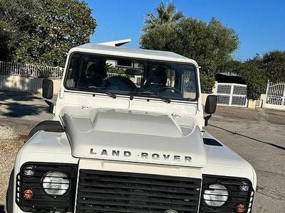 Usata Land Rover Defender SE 68 CV (50 kW) 2008 Bianco Station wagon