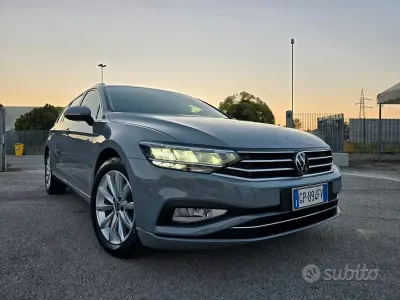 Usata VW Passat Business 150 CV (110 kW) 2023 Grigio Station wagon