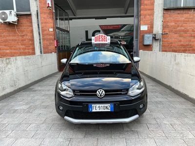 Begagnad VW Polo Cross 90 HK (66 kW) 2016 Svart Halvkombi