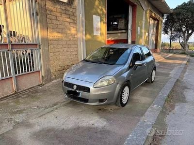 Usata Fiat Grande Punto Dynamic 75 CV (55 kW) 2008 Grigio Utilitaria
