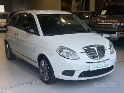 Usata Lancia Ypsilon 69 CV (50 kW) 2011 Bianco Utilitaria