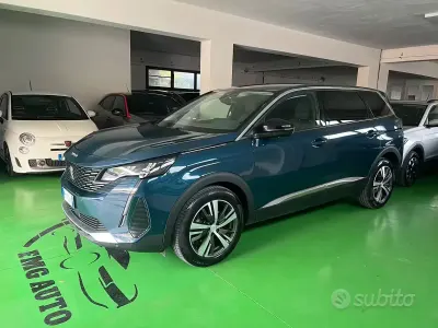 Usata Peugeot 5008 Allure 131 CV (96 kW) 2022 Blu SUV