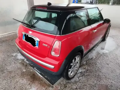 Usata Mini One D 88 CV (64 kW) 2006 Rosso Utilitaria