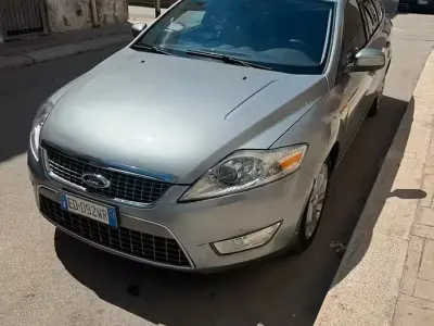 Usata Ford Mondeo 163 CV (119 kW) 2010 Blu Station wagon