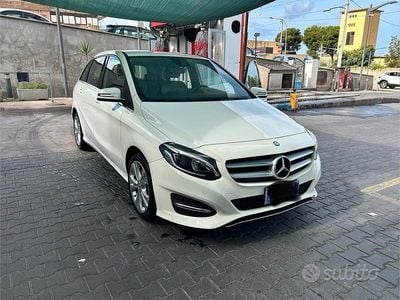 Usata Mercedes B200 136 CV (100 kW) 2015 Bianco Monovolume