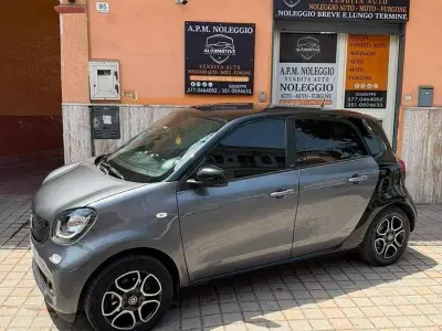 Usata Smart ForFour Prime 71 CV (52 kW) 2017 Grigio Utilitaria