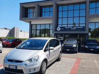 Usata Ford S-MAX Titanium 140 CV (102 kW) 2008 Grigio Monovolume