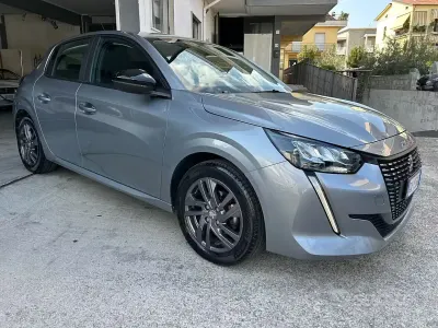 Usata Peugeot 208 75 CV (55 kW) 2022 Grigio Utilitaria