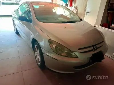 Usata Peugeot 307 CC 109 CV (80 kW) 2004 Bianco Cabrio