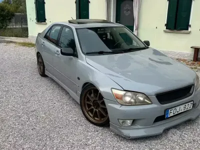 Usata Lexus IS200 1999 Verde Berlina