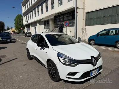 Usado Renault Clio IV Zen 76 CV (55 kW) 2019 Blanco Berlina