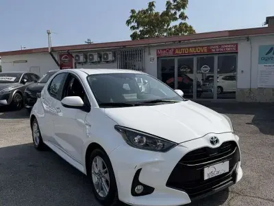 Usata Toyota Yaris Hybrid Active 92 CV (67 kW) 2020 Other Berlina