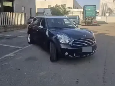 Usata Mini Cooper D 111 CV (81 kW) 2012 Nero Utilitaria
