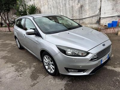 Begagnad Ford Focus 120 HK (88 kW) 2015 Silver Kombi