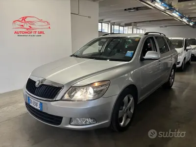 Begagnad Skoda Octavia Elegance 105 HK (77 kW) 2009 Grå Kombi
