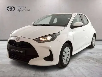 Usata Toyota Yaris Hybrid 92 CV (67 kW) 2025 Bianco Berlina