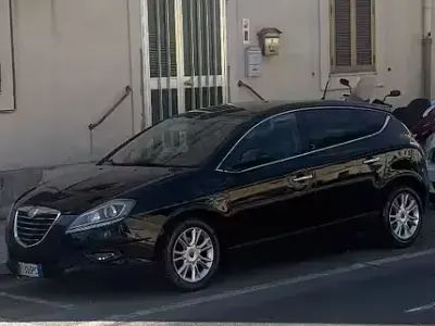 Usata Lancia Delta 120 CV (88 kW) 2011 Nero Utilitaria