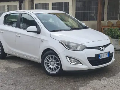 Usata Hyundai i20 Edition 85 CV (62 kW) 2013 Bianco Utilitaria
